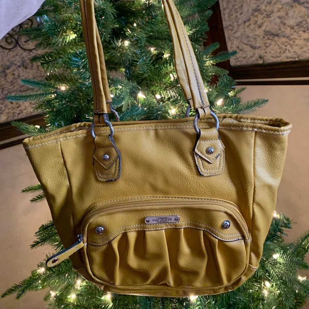 Purse in great condition.